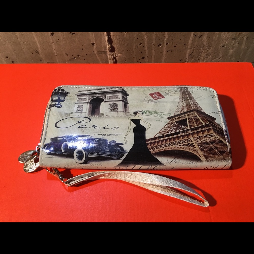 Woman’s Wallet- Paris Design- preowned